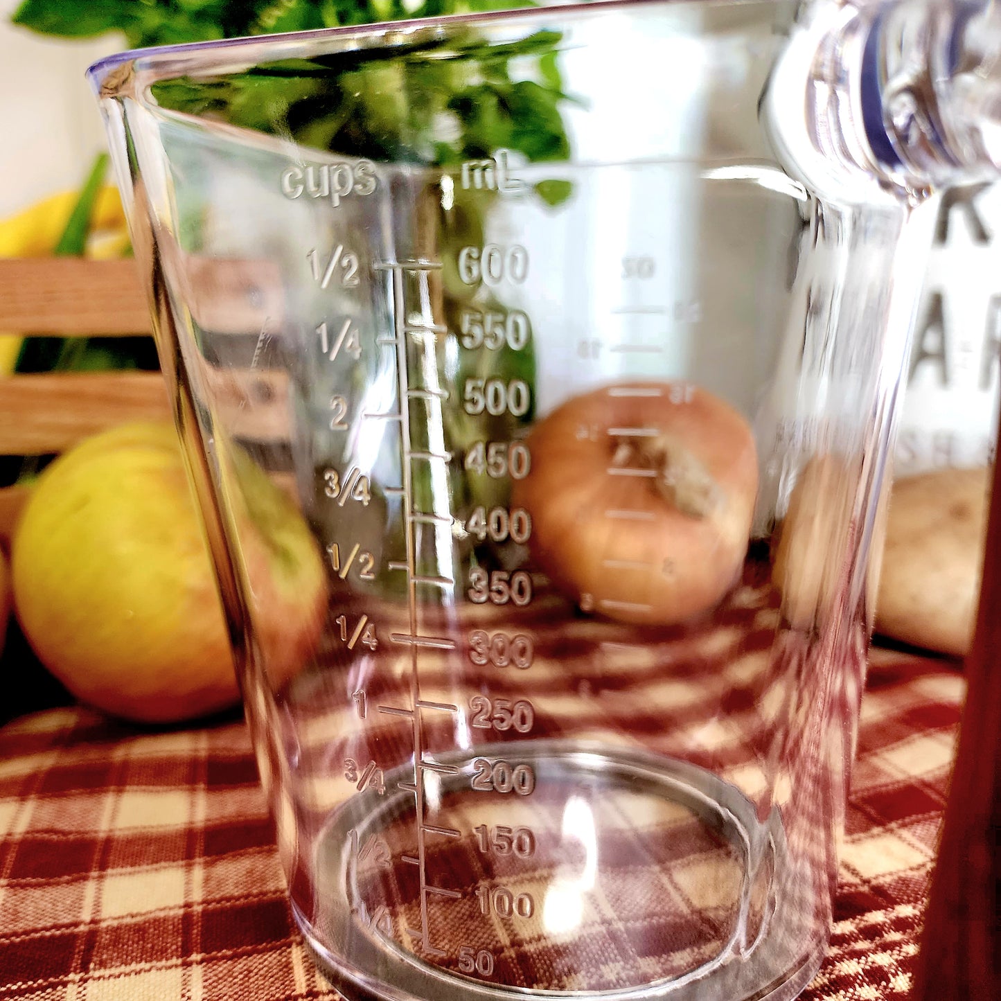 2.5c Measuring Cup